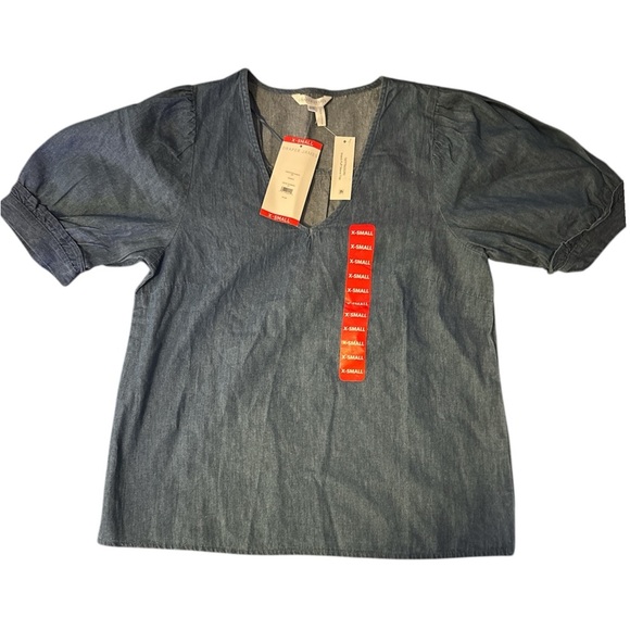 NWT Draper James 100% Cotton Chambray V Neck Puff Sleeve Blouse - Picture 2 of 7